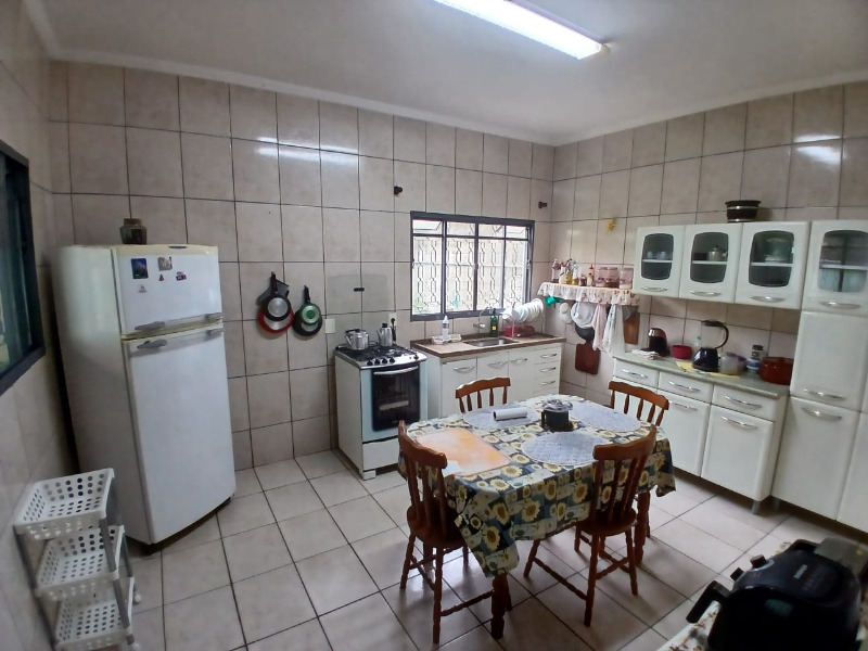 Casa à venda com 3 quartos, 261m² - Foto 8