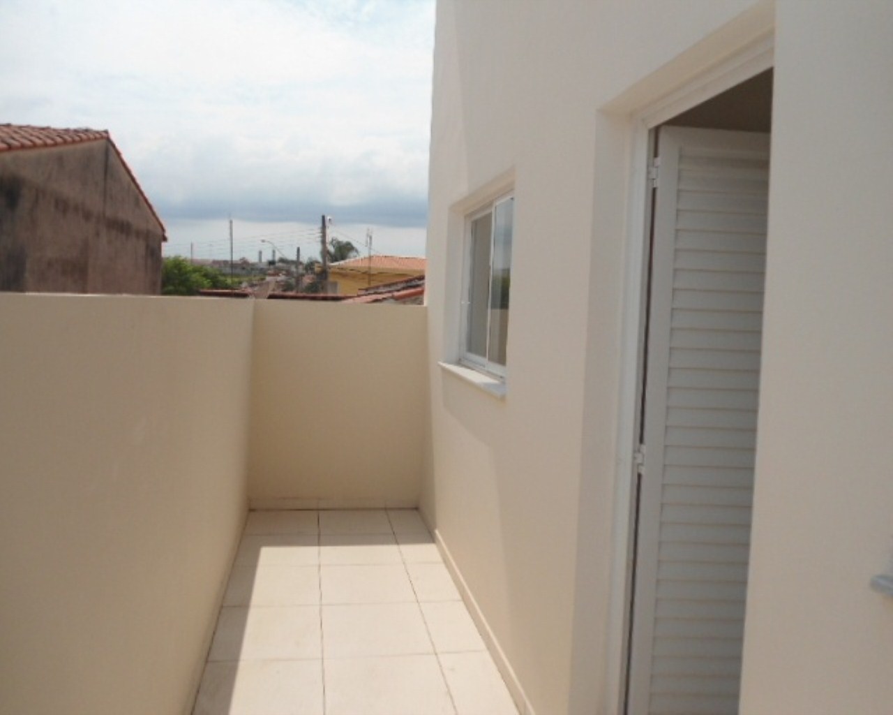 Casa à venda com 3 quartos, 108m² - Foto 2