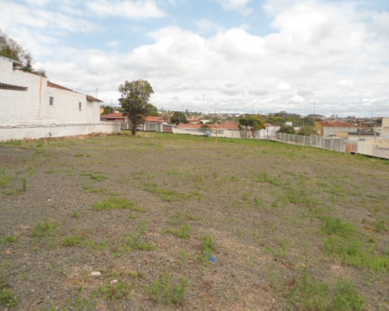 Terreno à venda, 3580m² - Foto 1