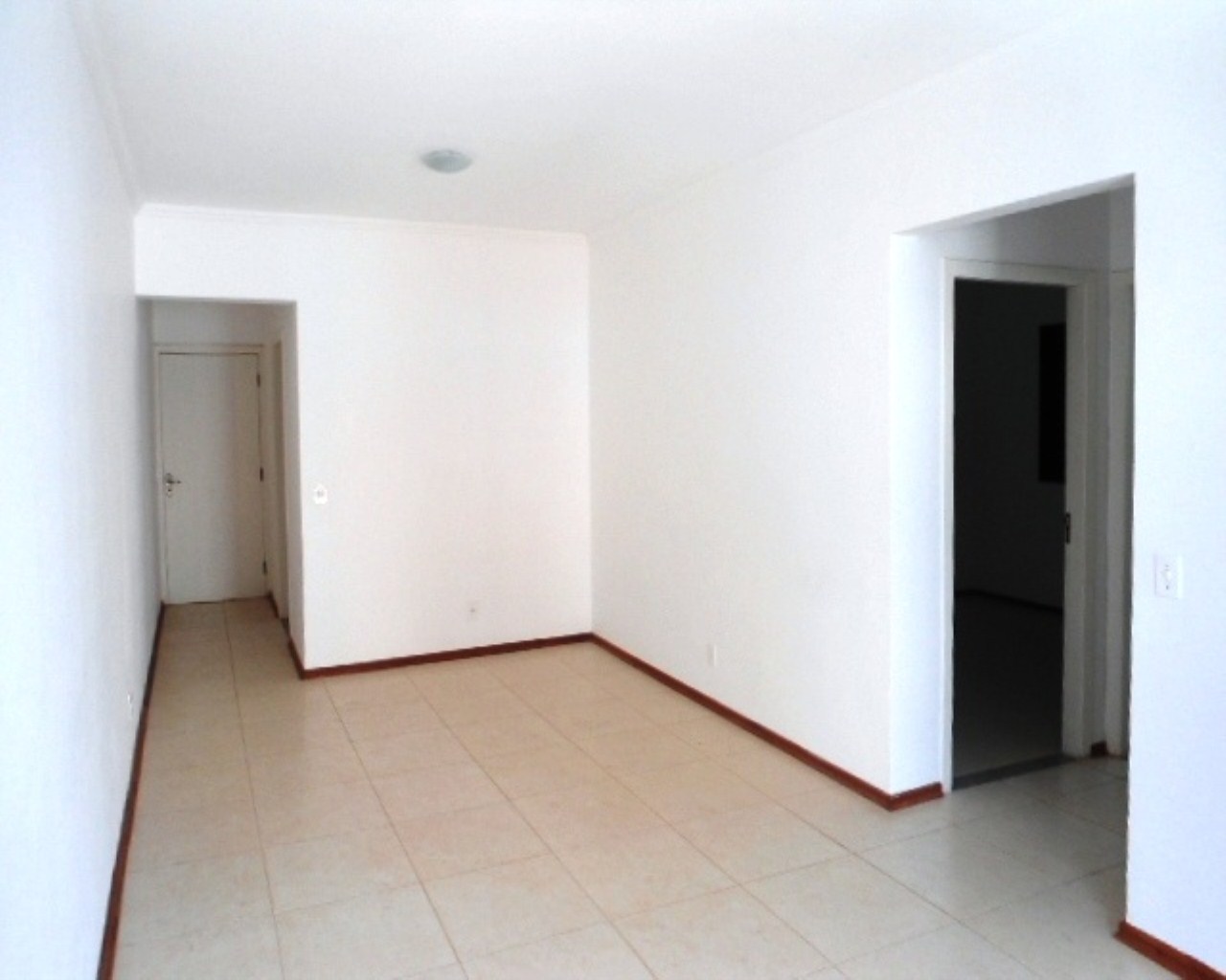 Apartamento à venda com 2 quartos, 70m² - Foto 4