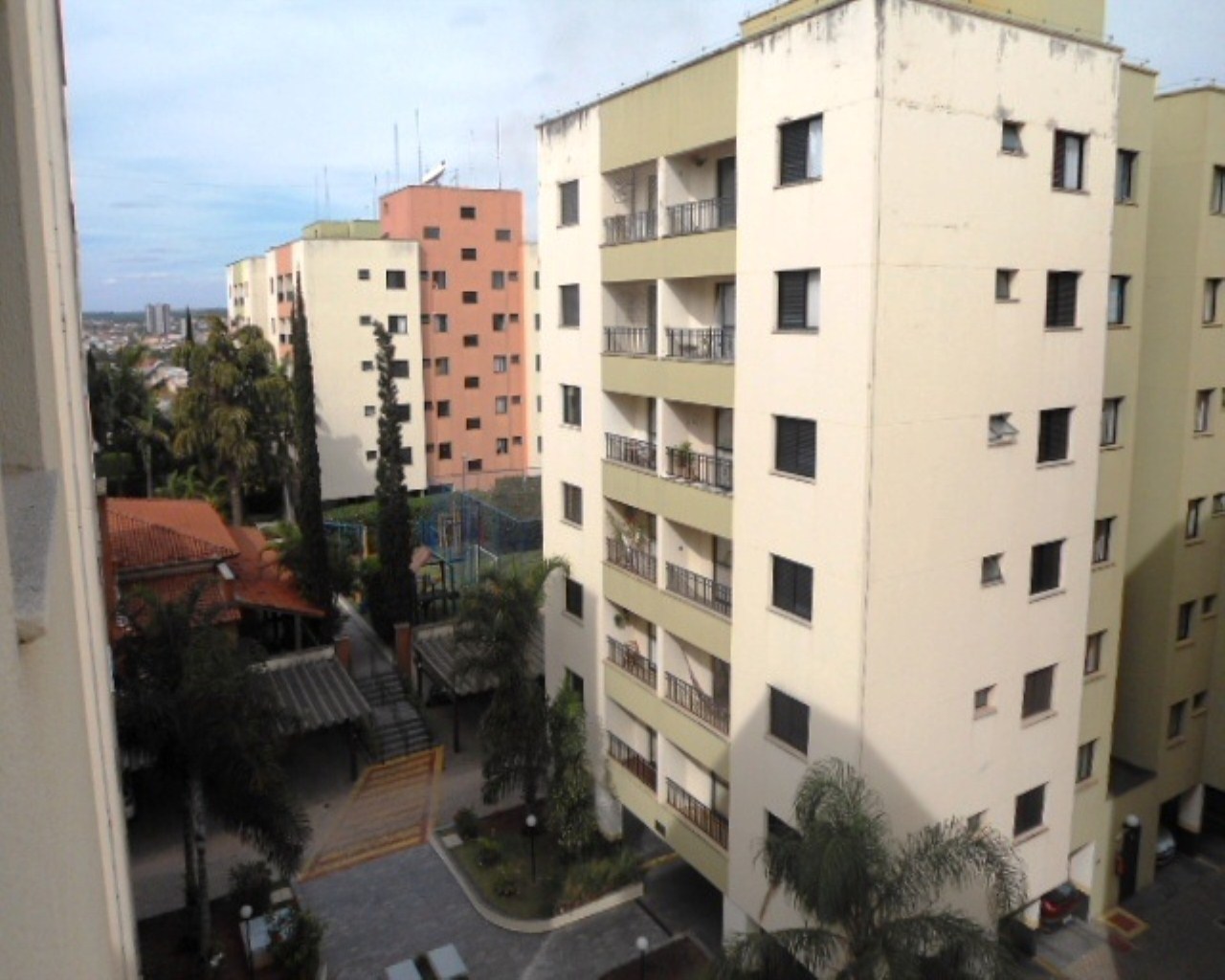 Apartamento à venda com 2 quartos, 70m² - Foto 1