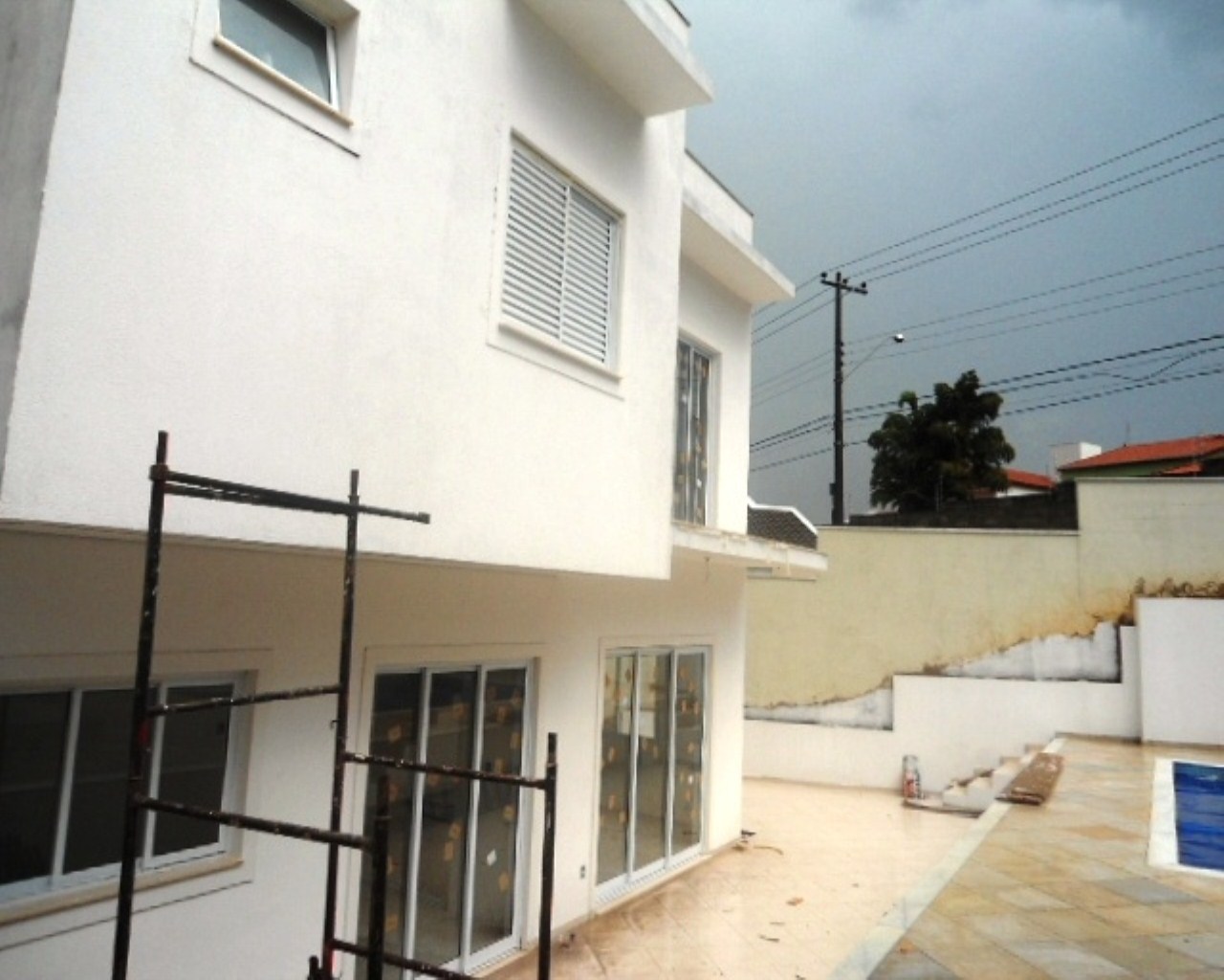 Casa à venda com 3 quartos, 290m² - Foto 2