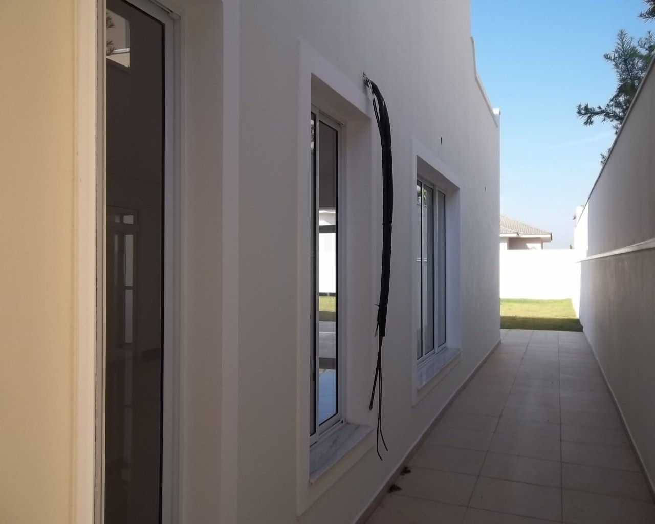 Casa à venda com 4 quartos, 318m² - Foto 2