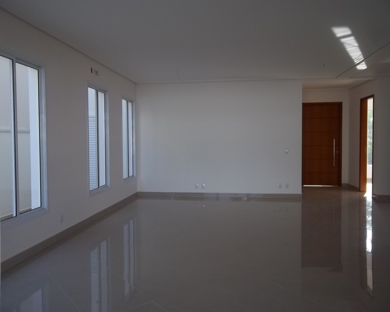 Casa à venda com 4 quartos, 318m² - Foto 9