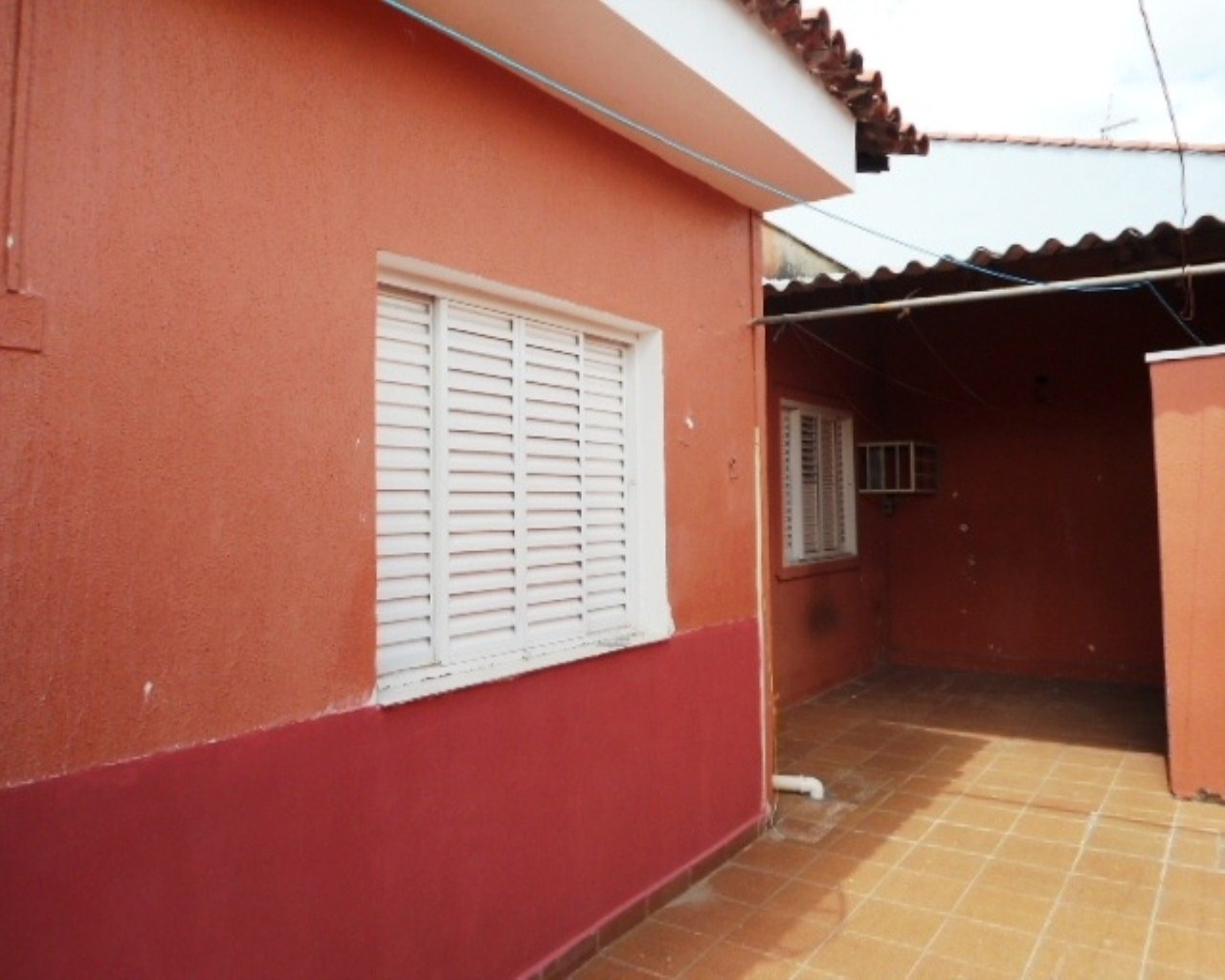 Casa à venda com 3 quartos, 94m² - Foto 2