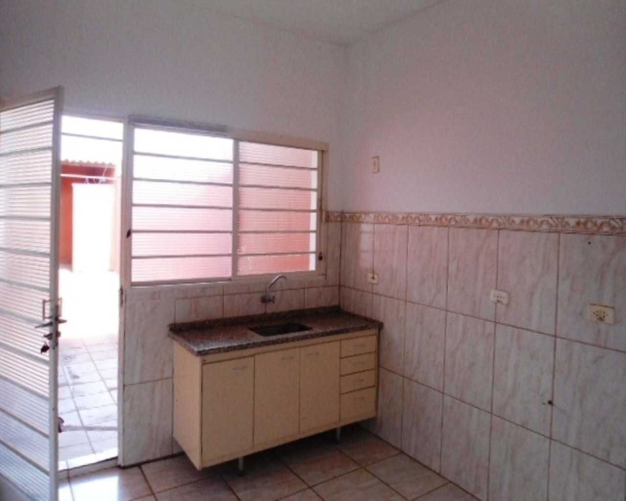 Casa à venda com 3 quartos, 94m² - Foto 5