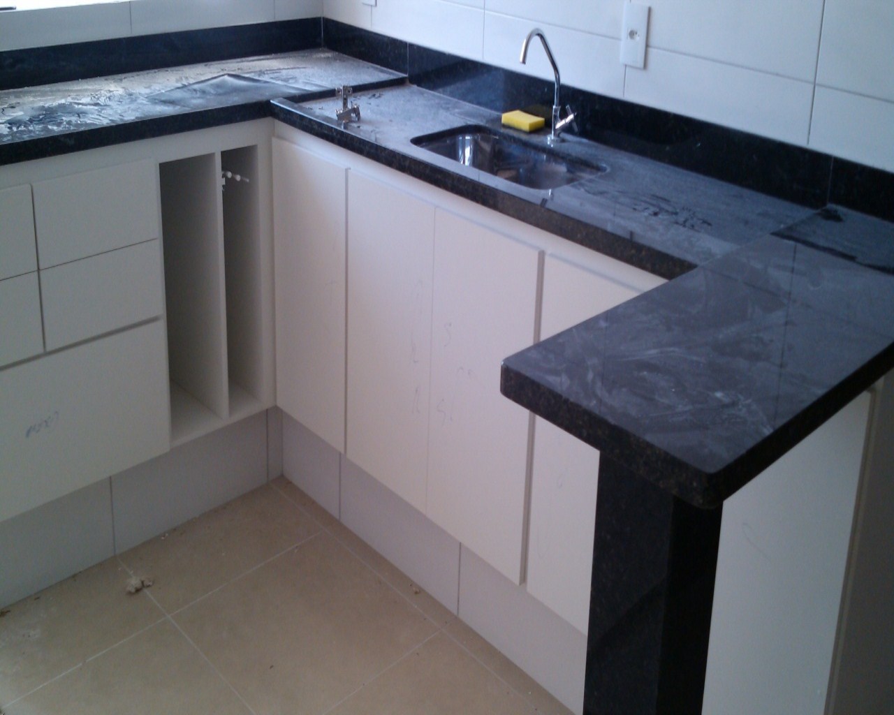 Apartamento à venda com 2 quartos, 74m² - Foto 4