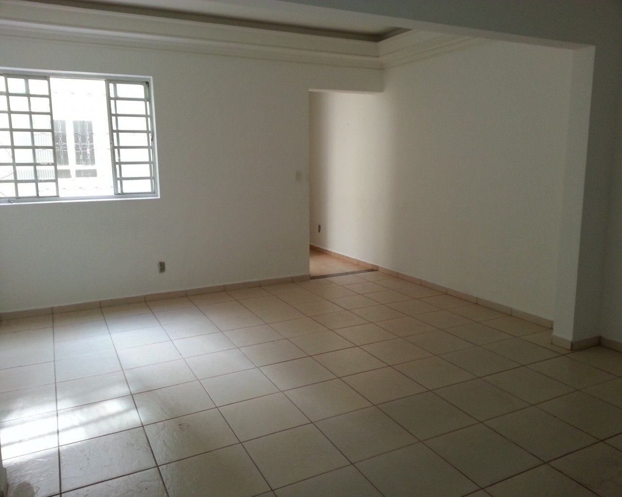 Casa à venda com 3 quartos, 190m² - Foto 2