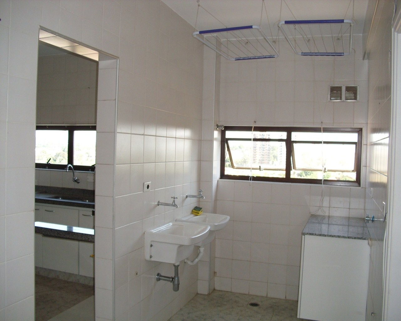 Apartamento à venda com 3 quartos, 192m² - Foto 8