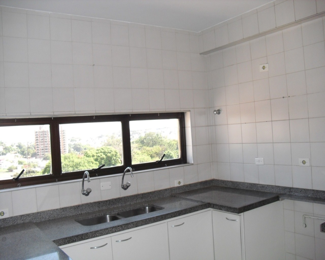 Apartamento à venda com 3 quartos, 192m² - Foto 9