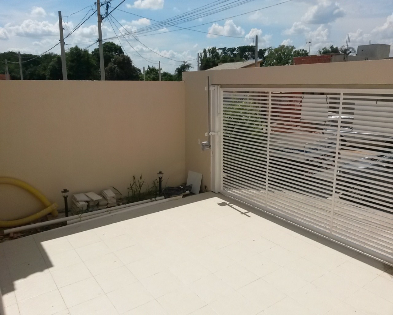 Casa à venda com 3 quartos, 120m² - Foto 1