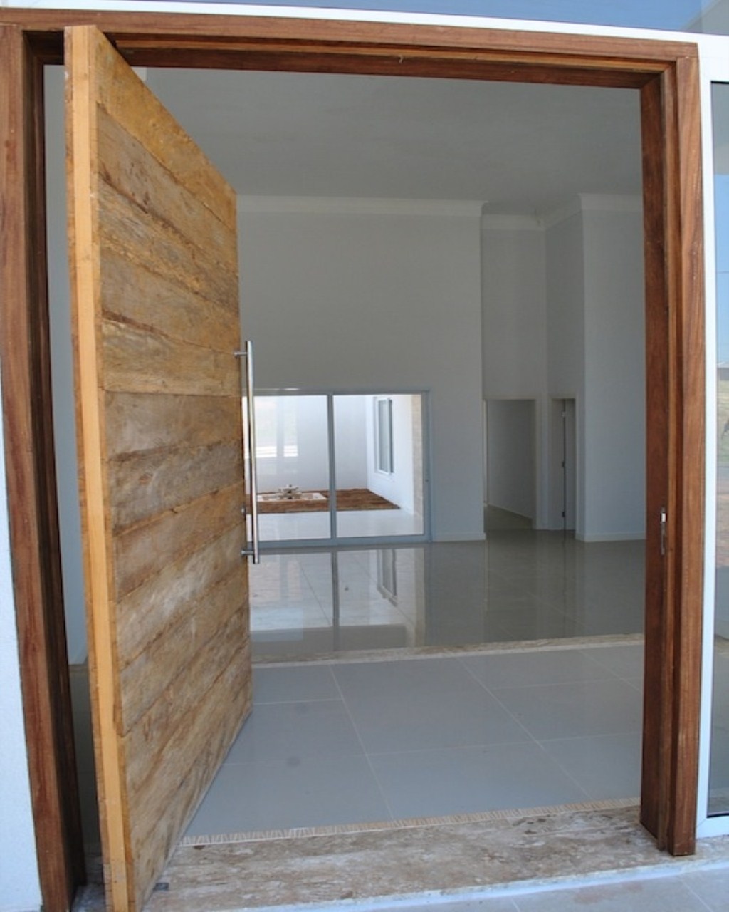 Casa à venda com 4 quartos, 310m² - Foto 1