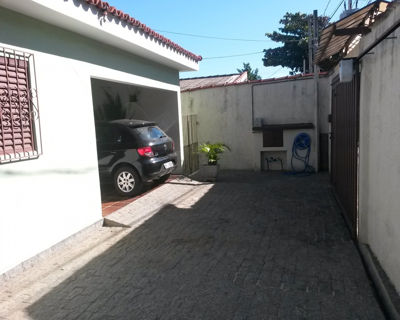 Casa à venda com 4 quartos, 263m² - Foto 1