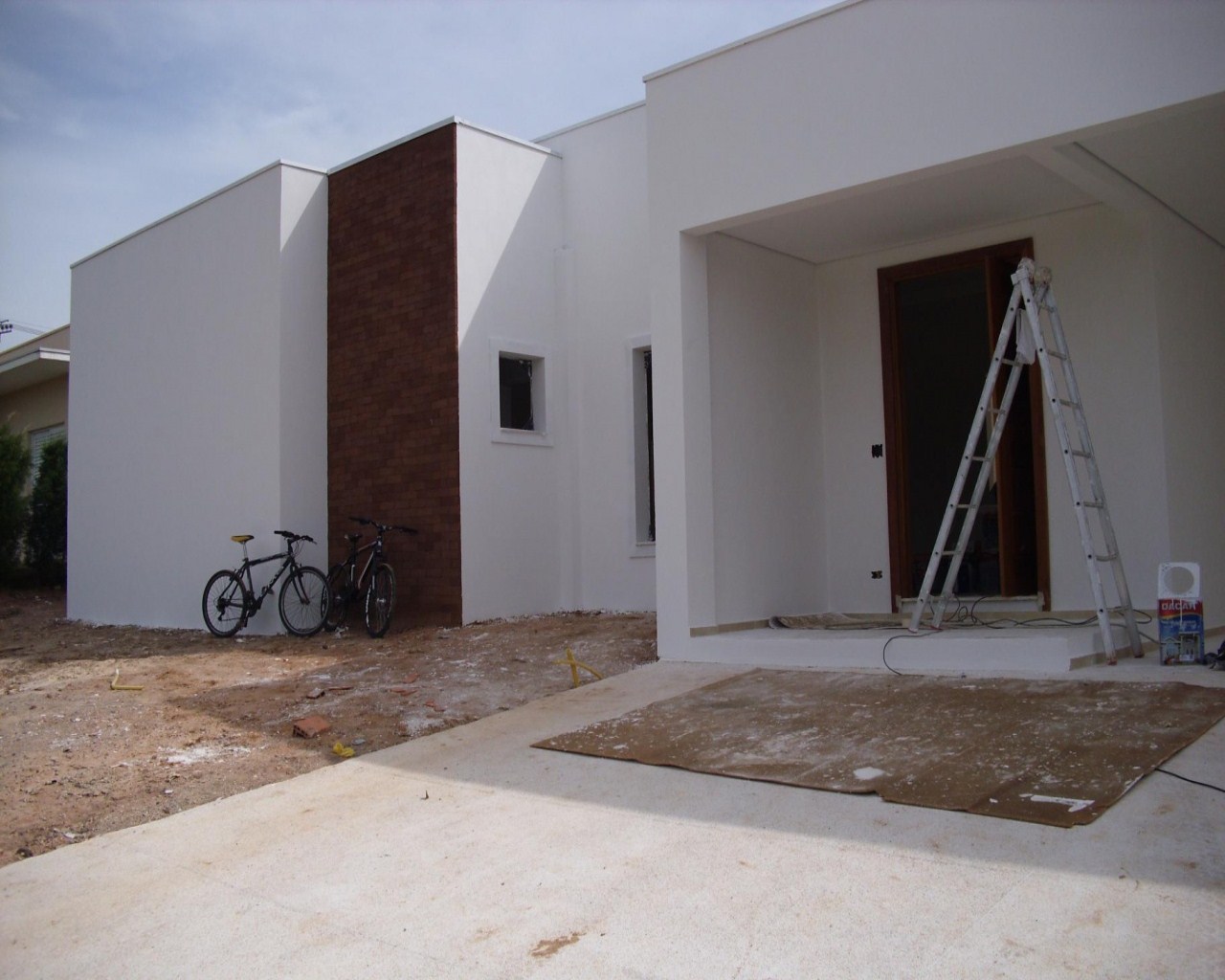 Casa à venda com 3 quartos, 210m² - Foto 1