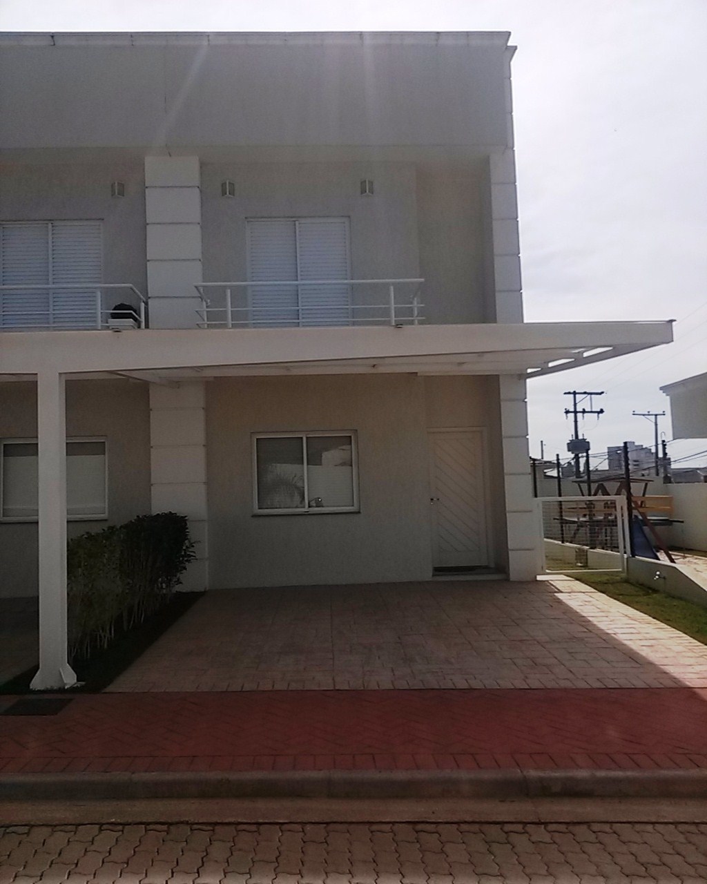 Casa à venda com 3 quartos, 122m² - Foto 1