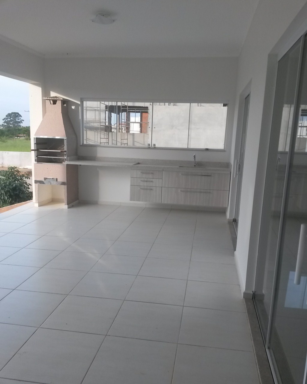 Casa à venda com 3 quartos, 230m² - Foto 1