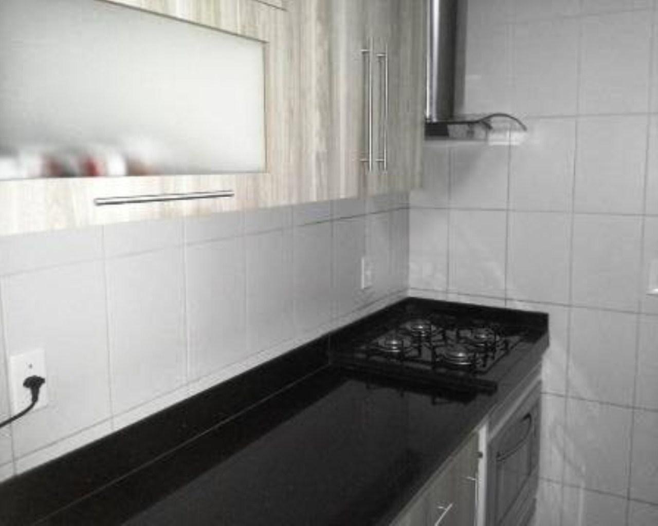 Apartamento à venda com 2 quartos, 75m² - Foto 2