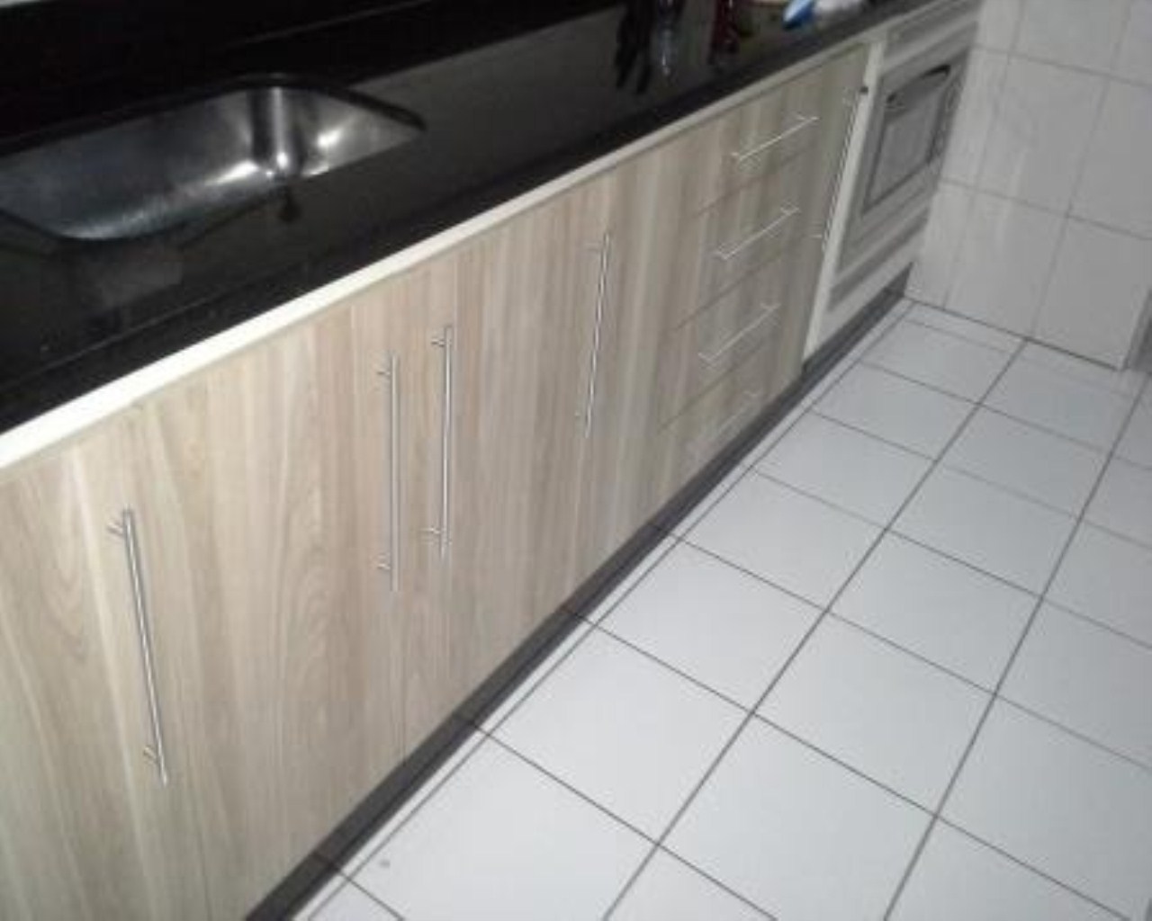 Apartamento à venda com 2 quartos, 75m² - Foto 3