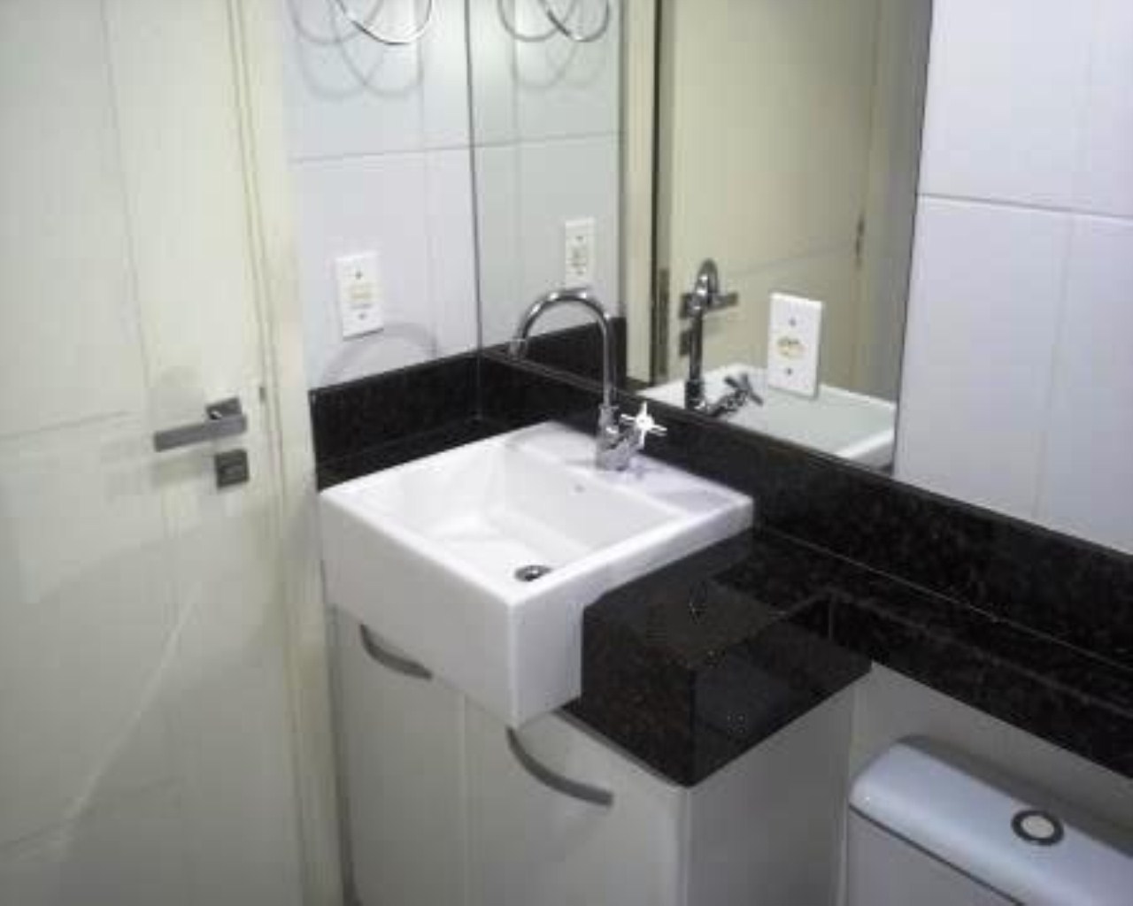 Apartamento à venda com 2 quartos, 75m² - Foto 11