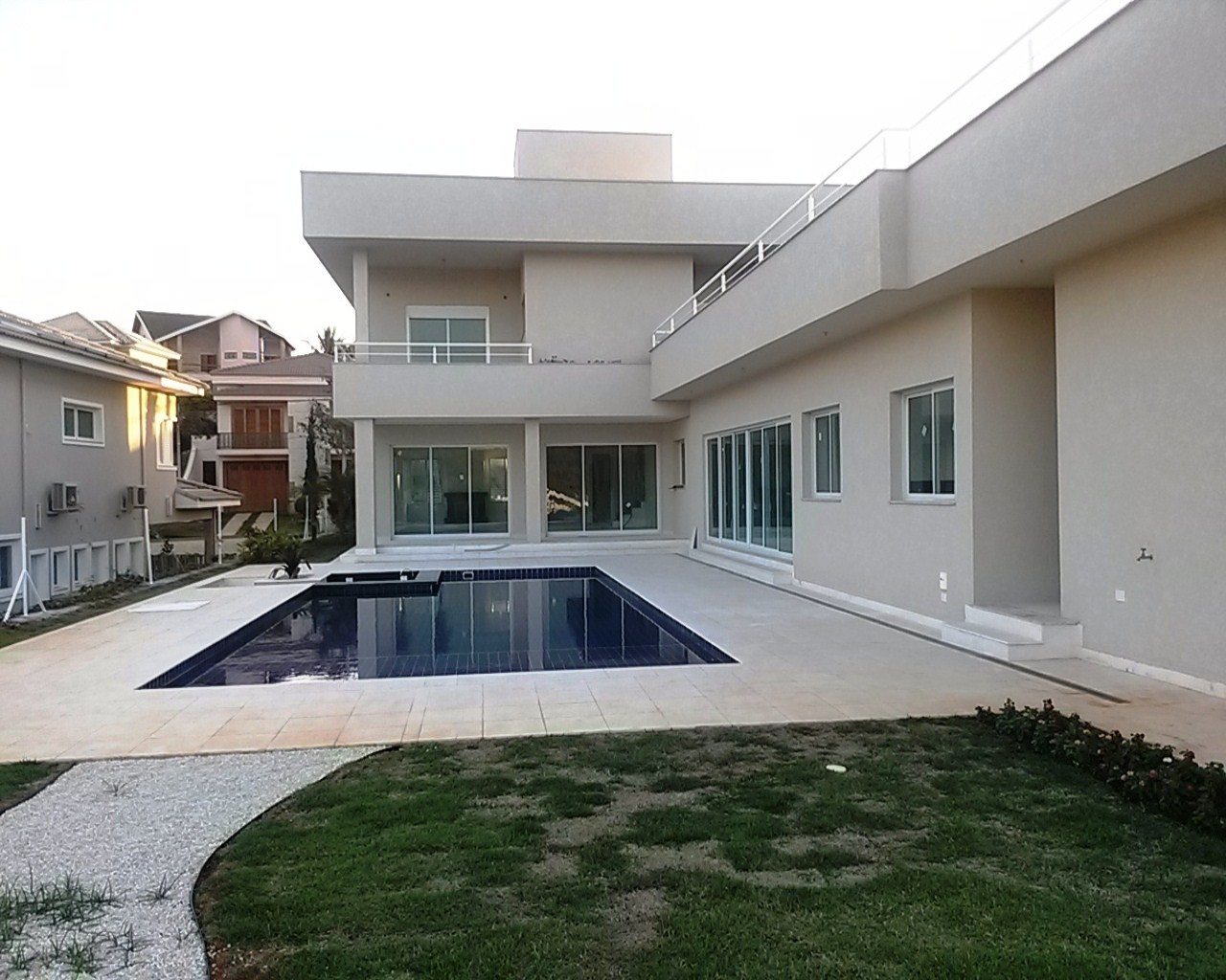 Casa à venda com 5 quartos, 550m² - Foto 1