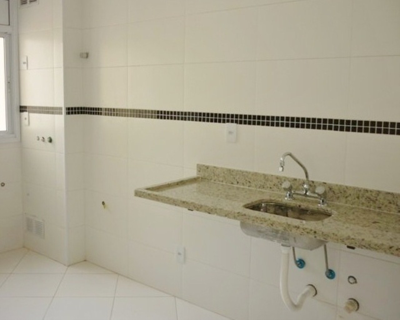 Apartamento à venda com 2 quartos, 72m² - Foto 3