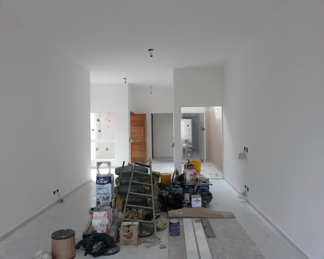 Casa à venda com 3 quartos, 227m² - Foto 1