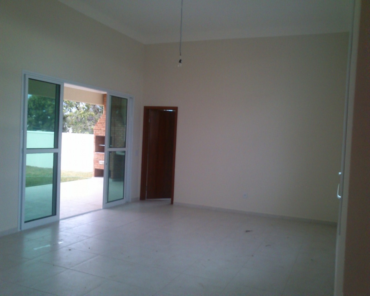 Casa à venda com 3 quartos, 210m² - Foto 2