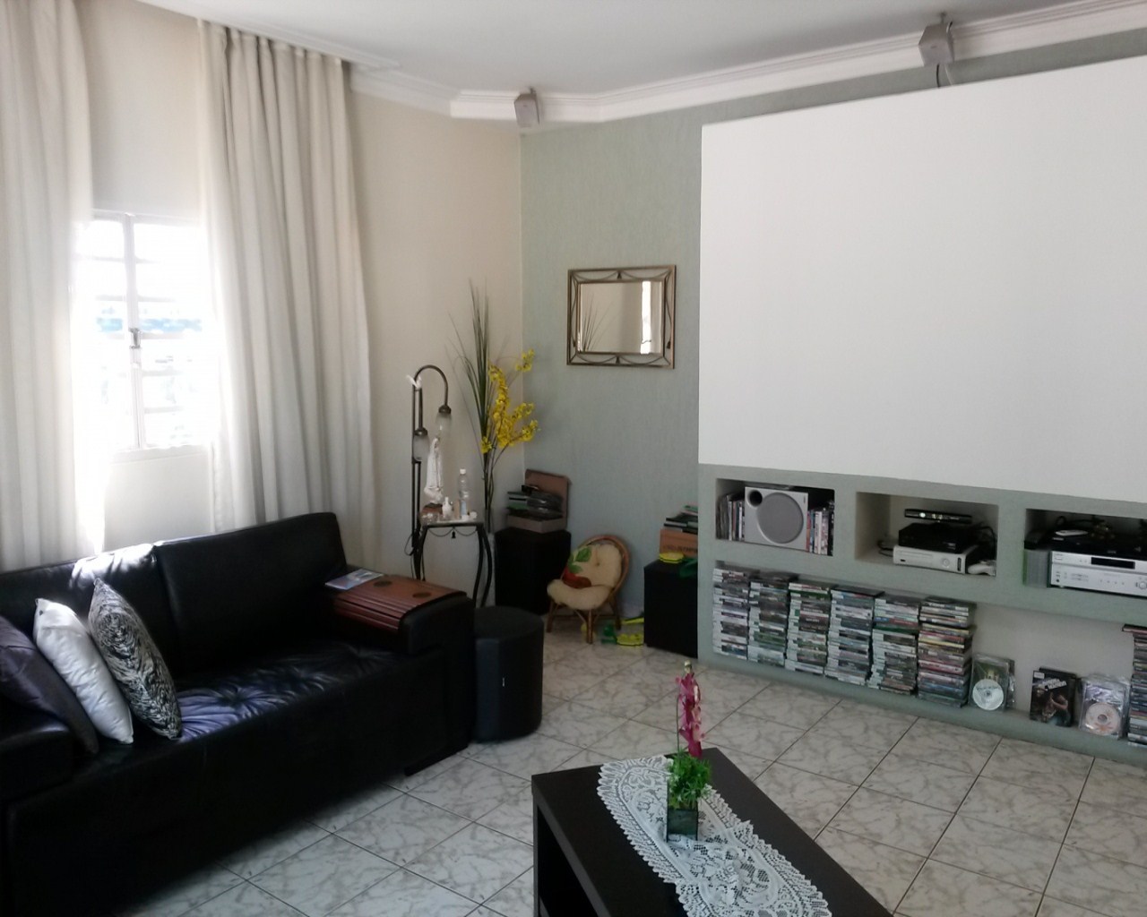 Casa à venda com 3 quartos, 223m² - Foto 2