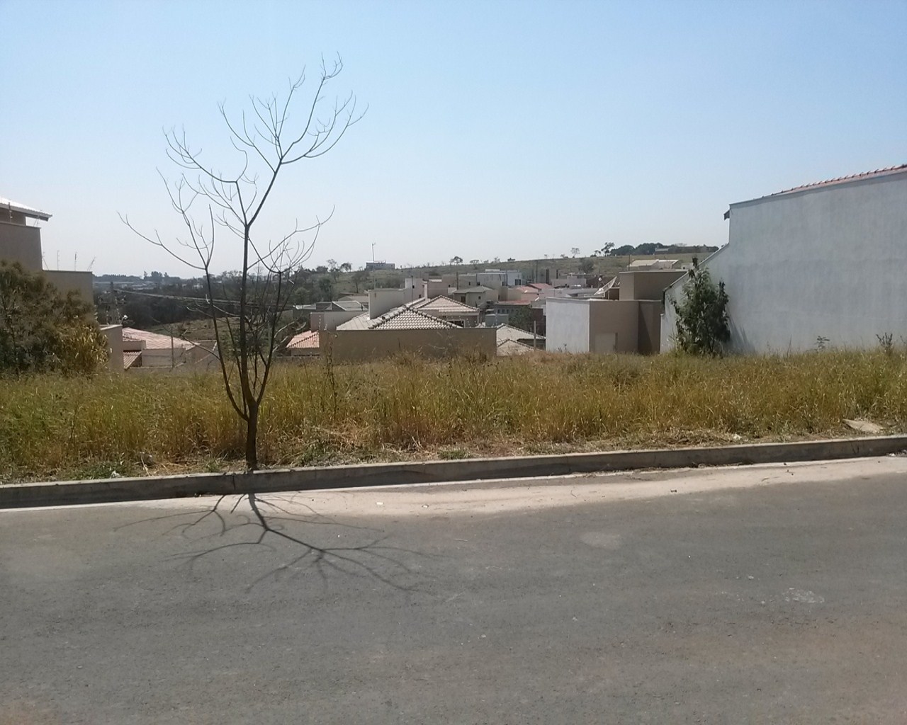 Terreno à venda, 200m² - Foto 1