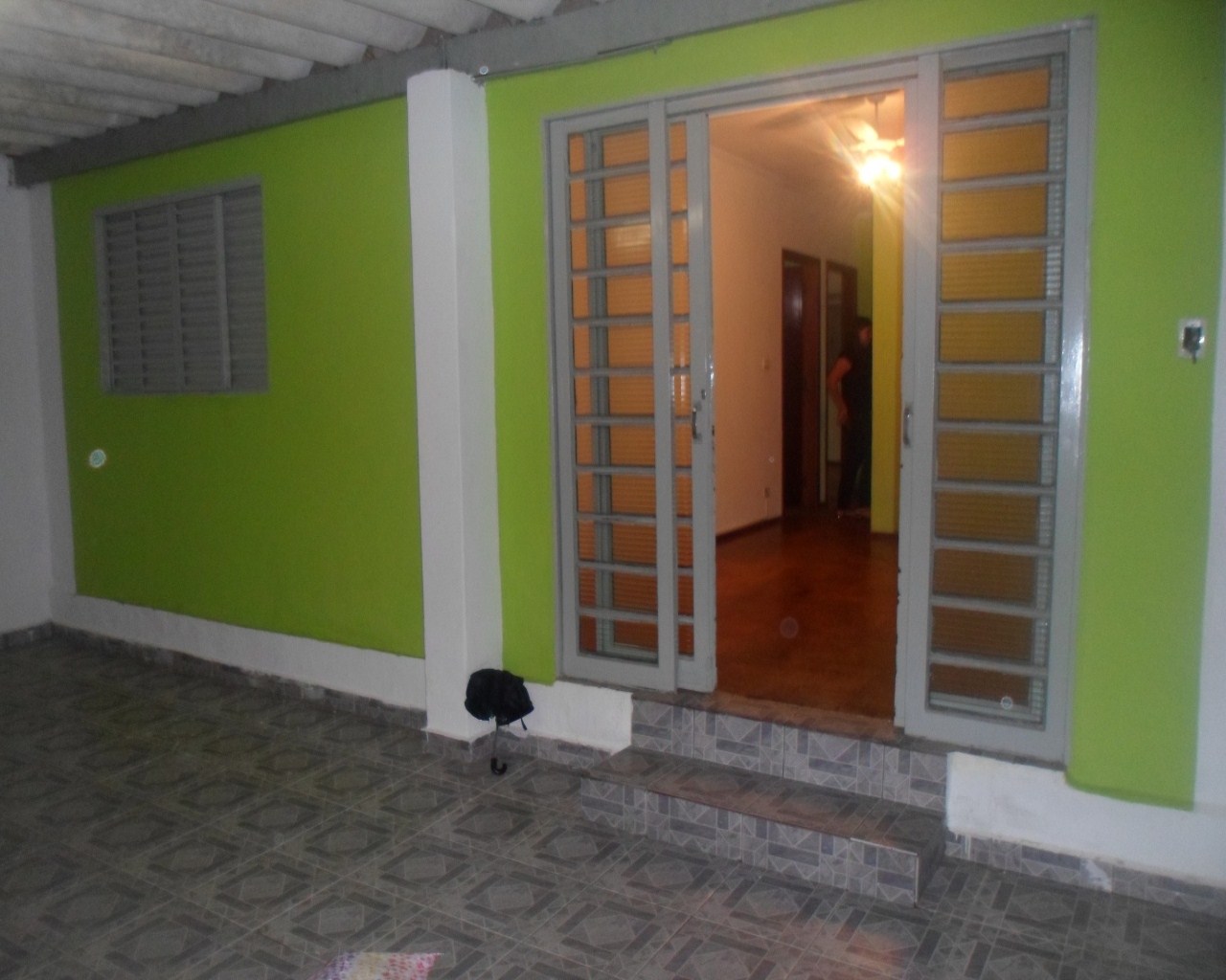 Casa à venda com 2 quartos, 120m² - Foto 1