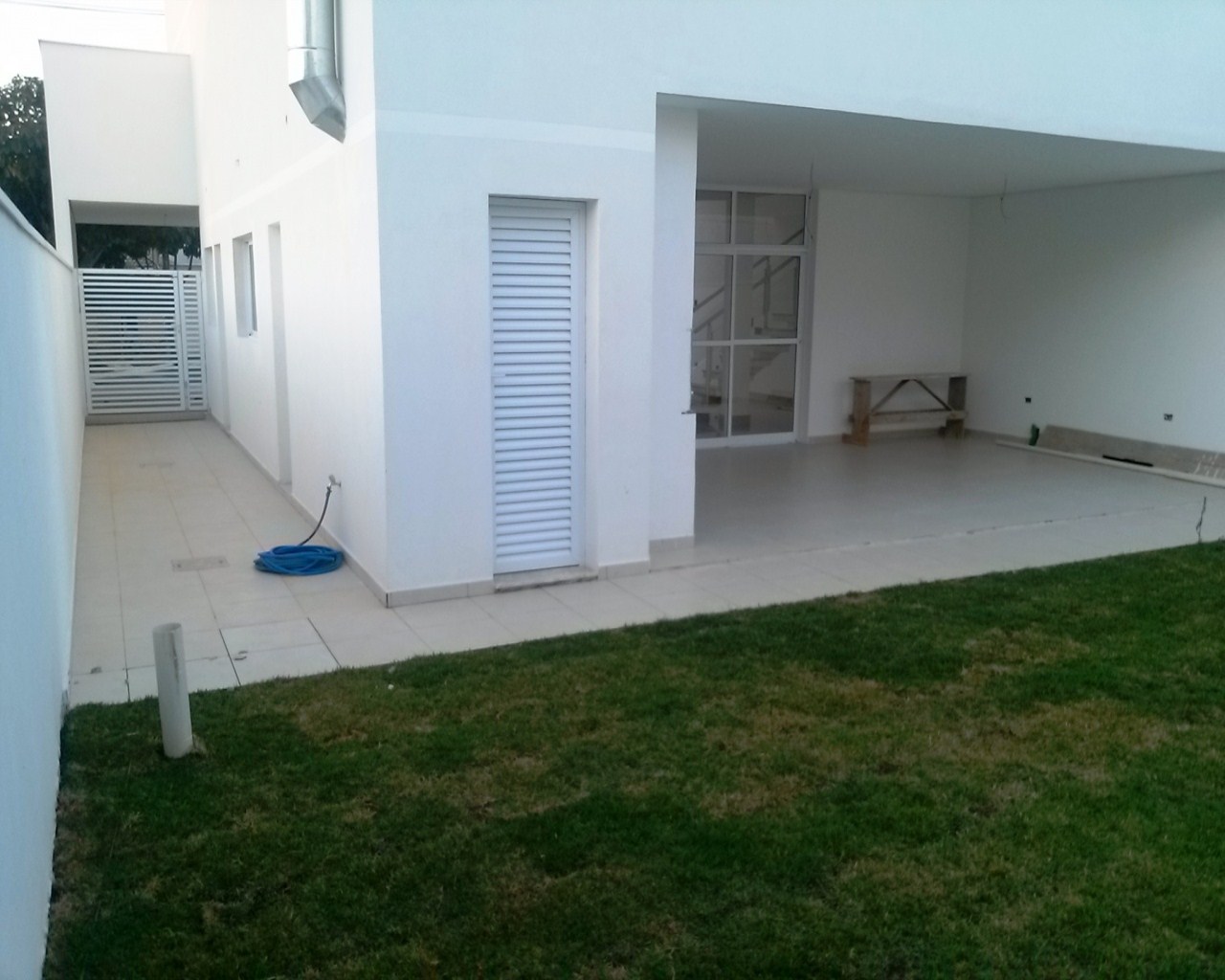 Casa à venda com 3 quartos, 217m² - Foto 2