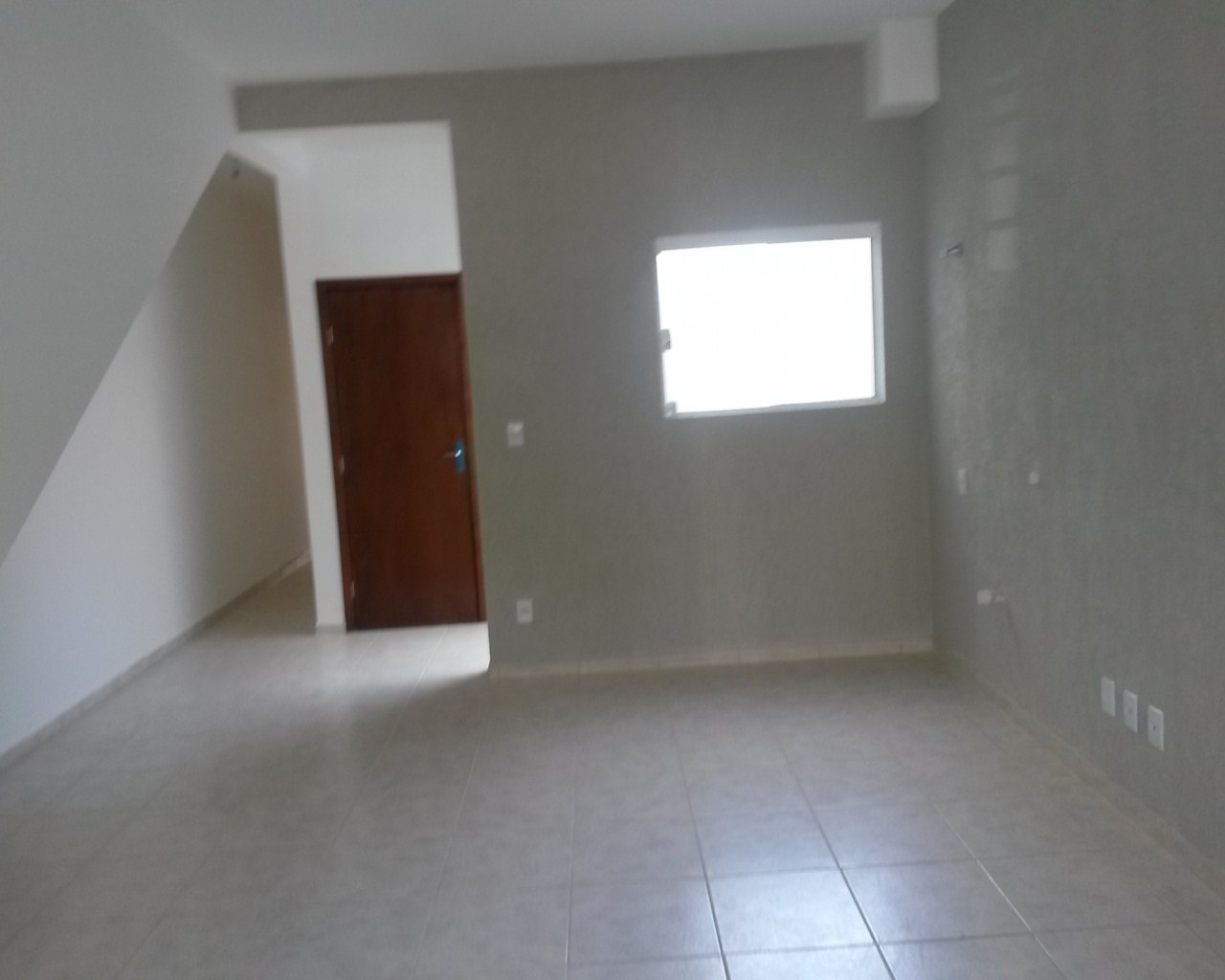 Casa à venda com 4 quartos, 135m² - Foto 1