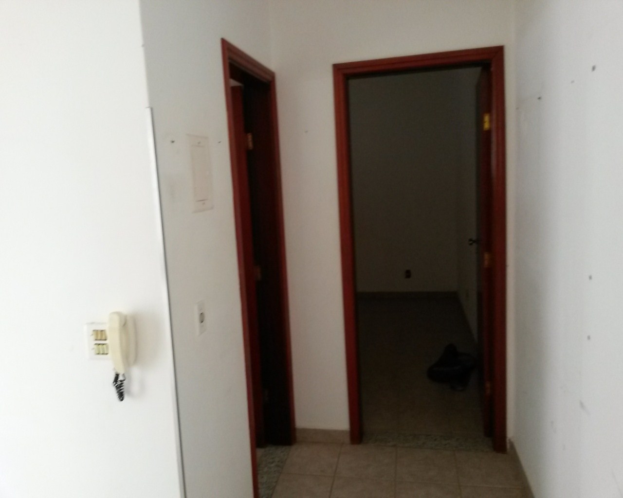 Casa à venda com 2 quartos, 300m² - Foto 2