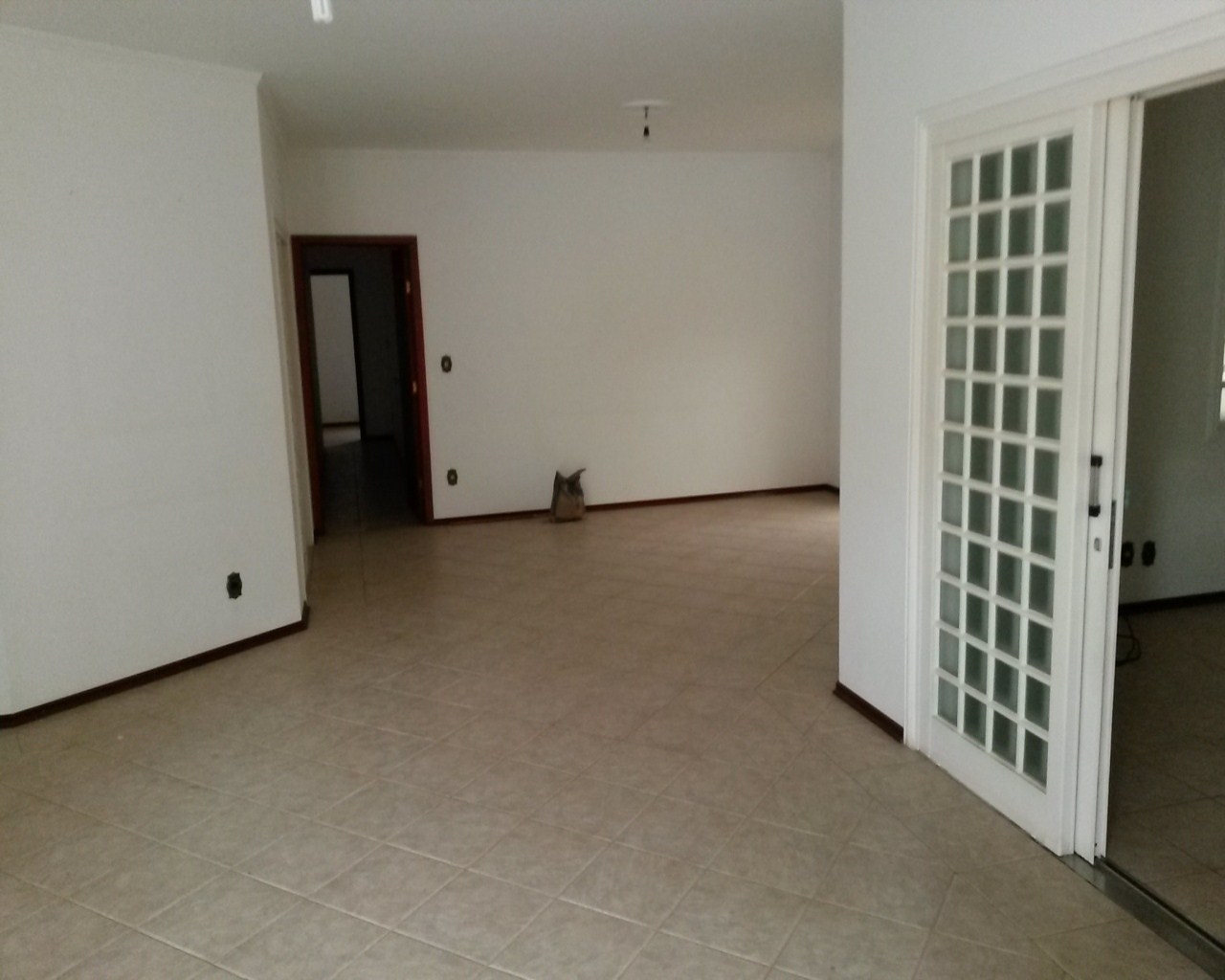 Casa à venda com 2 quartos, 300m² - Foto 9