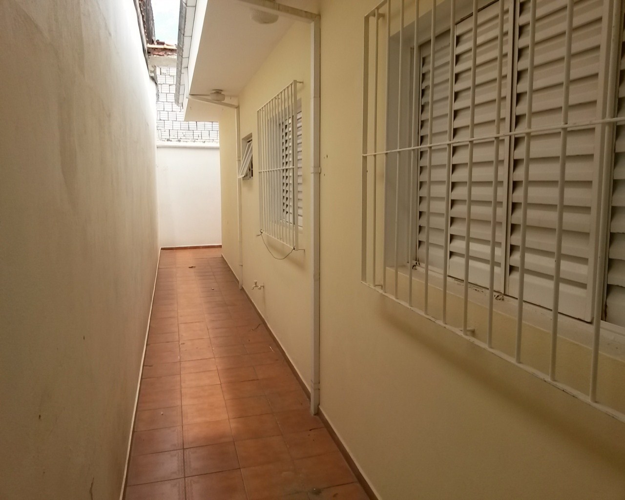 Casa à venda com 2 quartos, 140m² - Foto 9