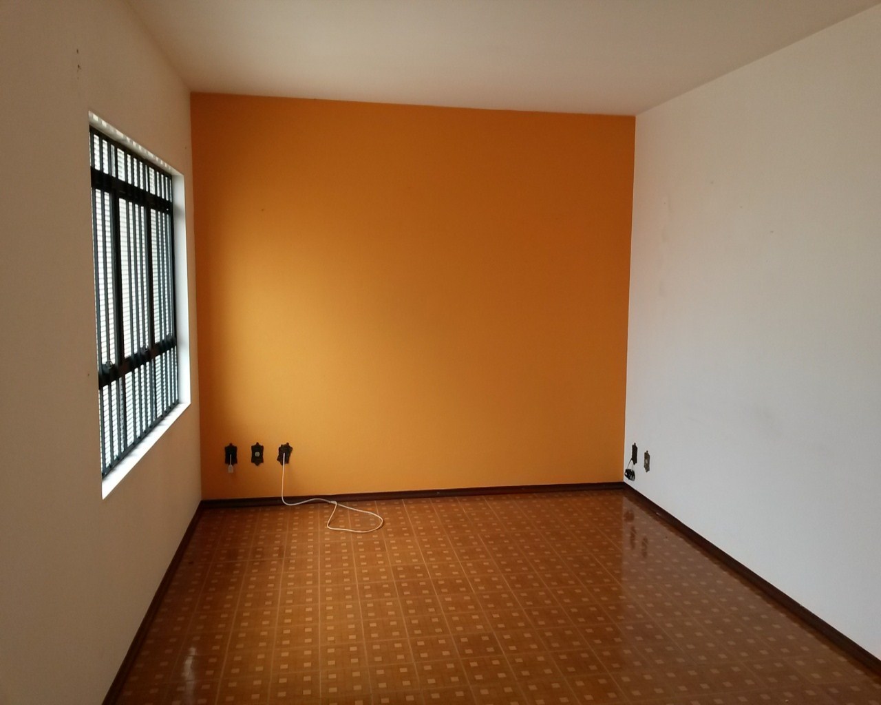 Casa à venda com 2 quartos, 140m² - Foto 1