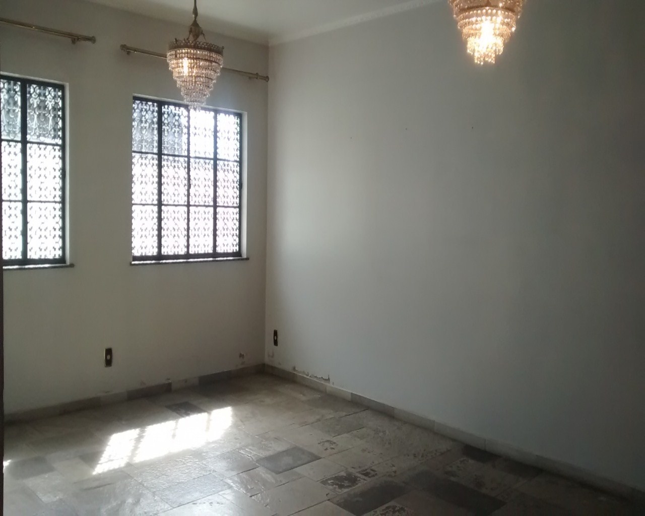 Casa para alugar com 5 quartos, 500m² - Foto 3