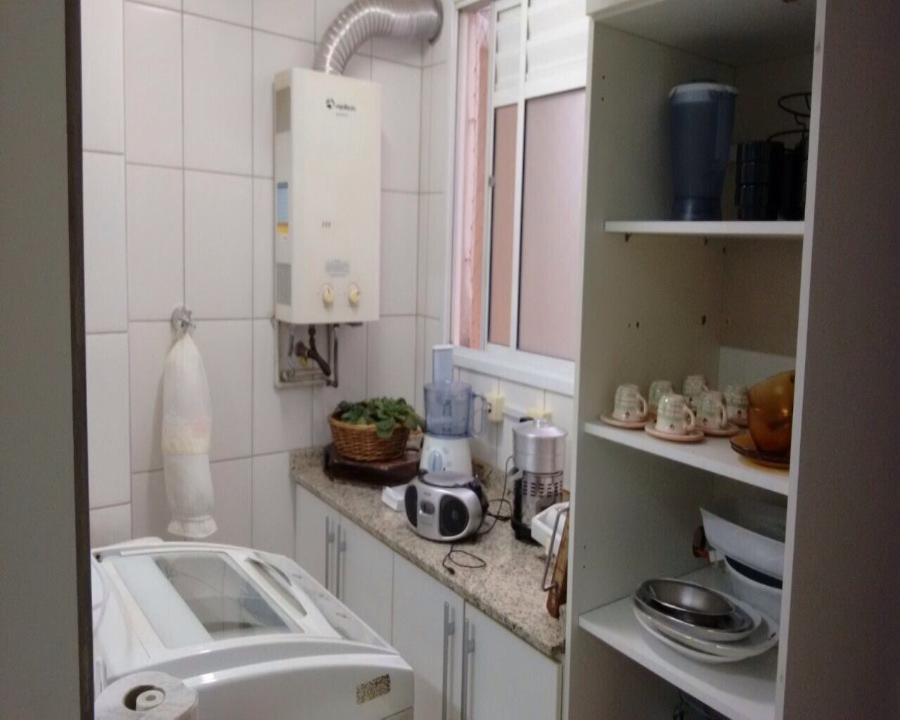 Apartamento à venda com 3 quartos, 96m² - Foto 2