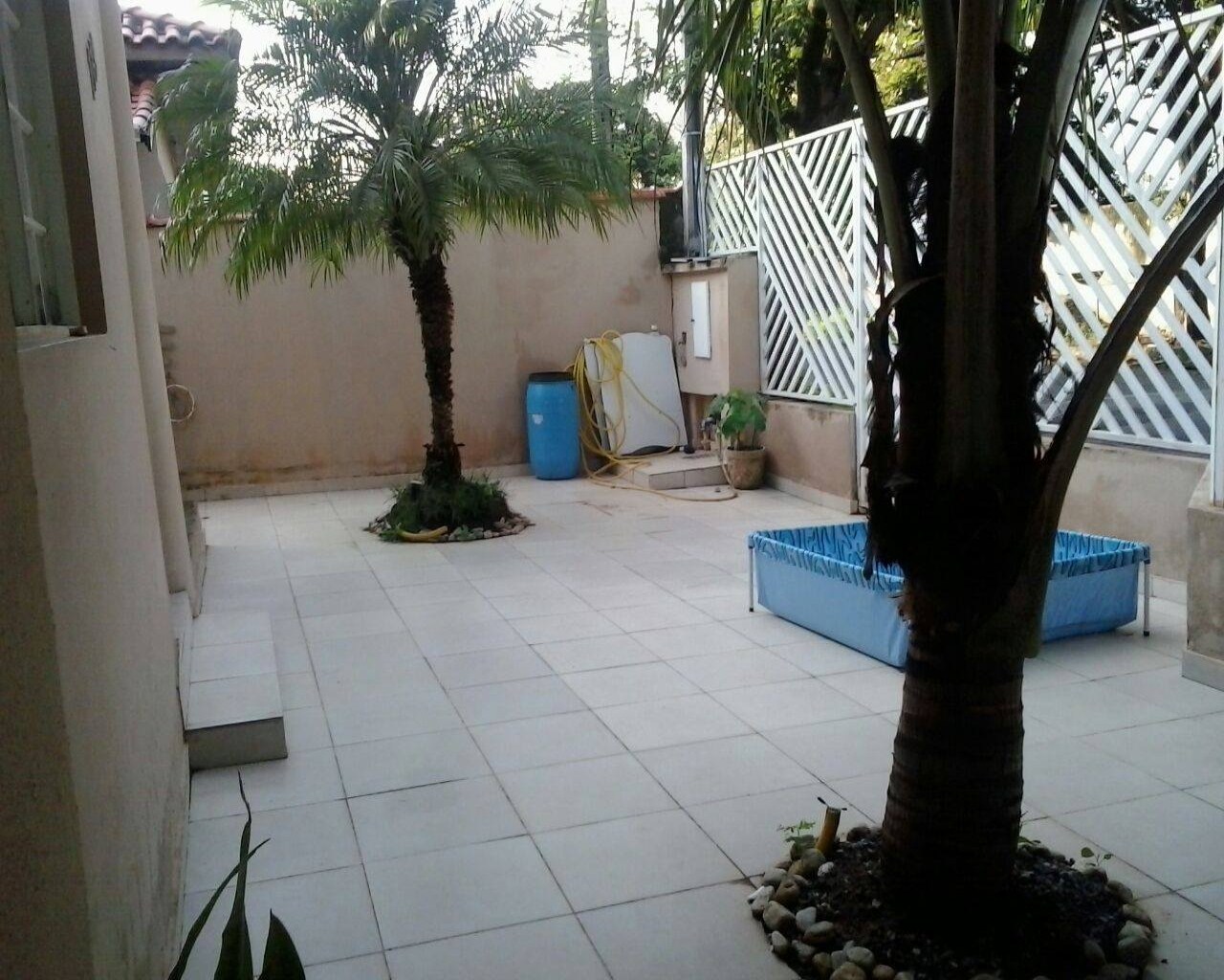 Casa à venda com 2 quartos, 80m² - Foto 2