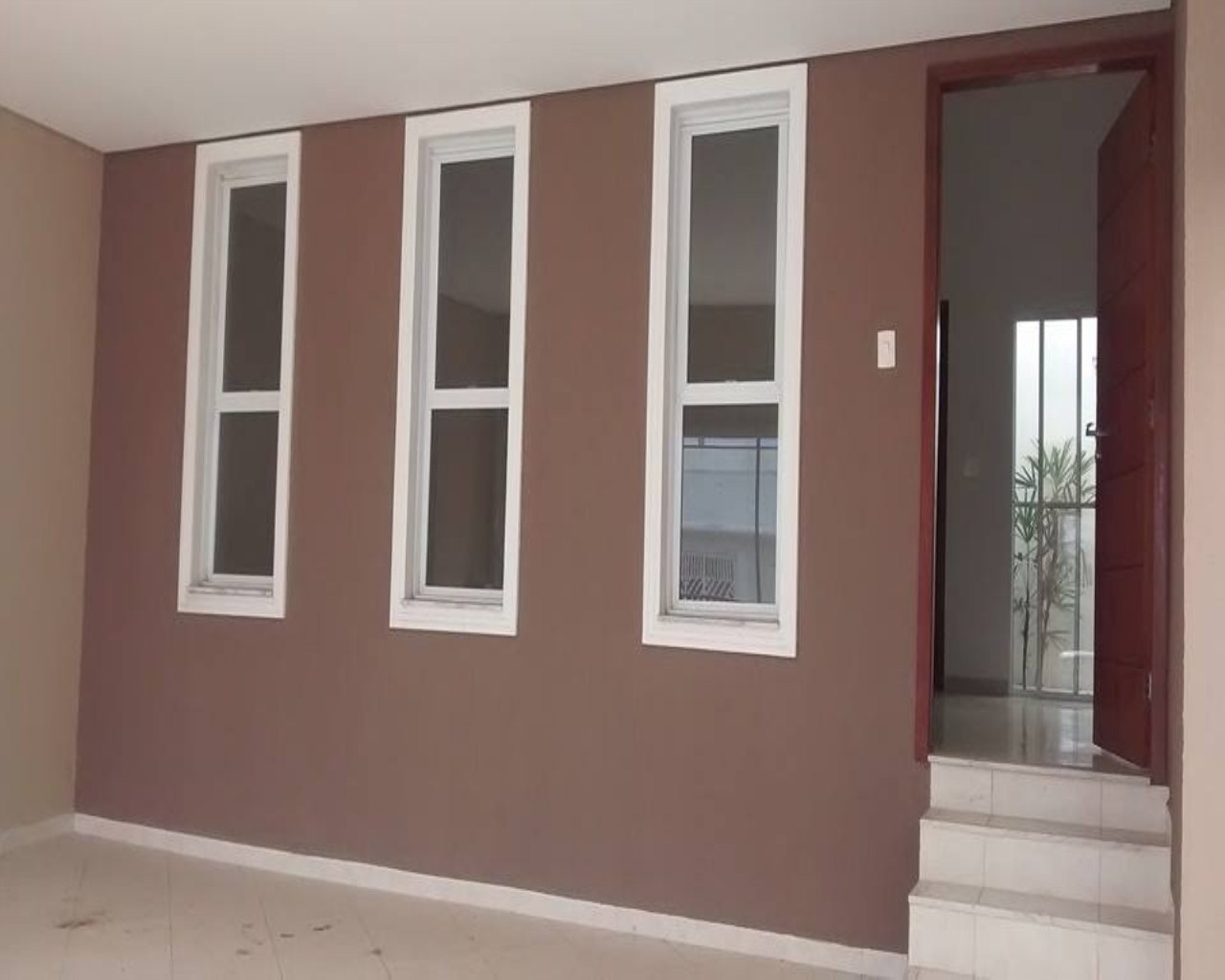 Casa à venda com 3 quartos, 148m² - Foto 1