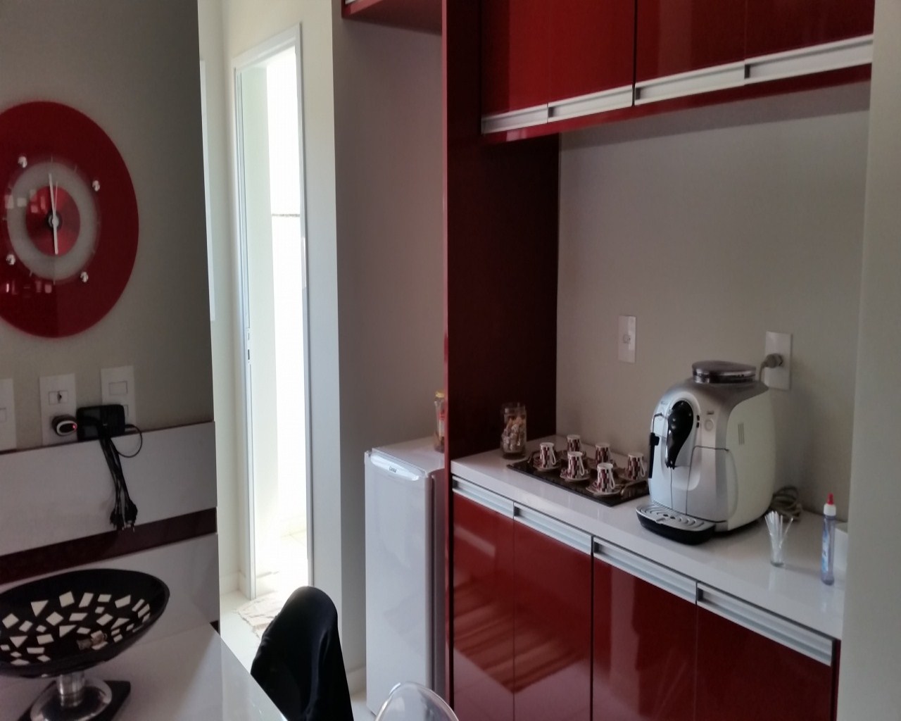 Apartamento à venda com 2 quartos, 70m² - Foto 2