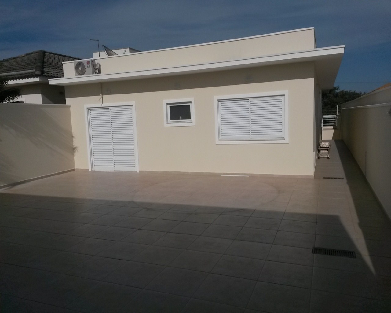 Casa à venda com 3 quartos, 284m² - Foto 2