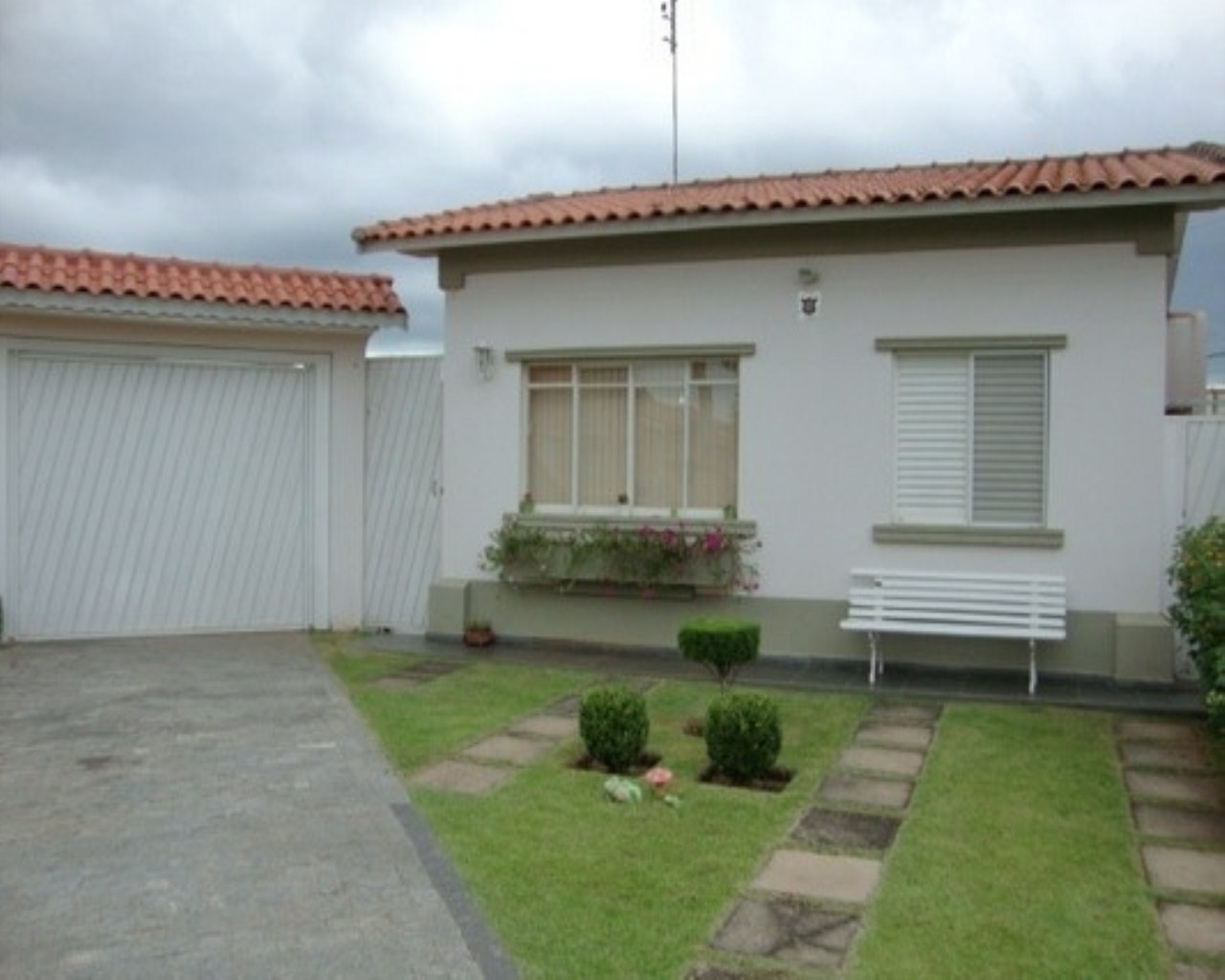 Casa à venda com 2 quartos, 50m² - Foto 1