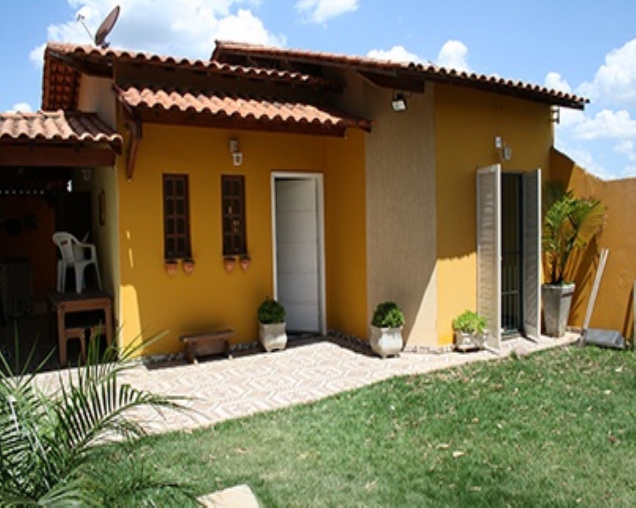 Casa à venda com 1 quarto, 100m² - Foto 1