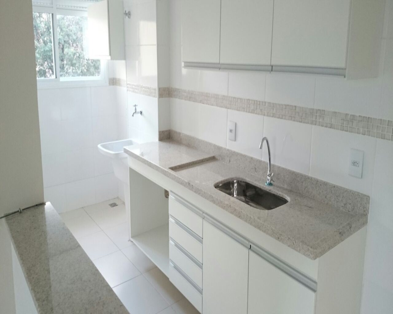 Apartamento à venda com 2 quartos, 64m² - Foto 5