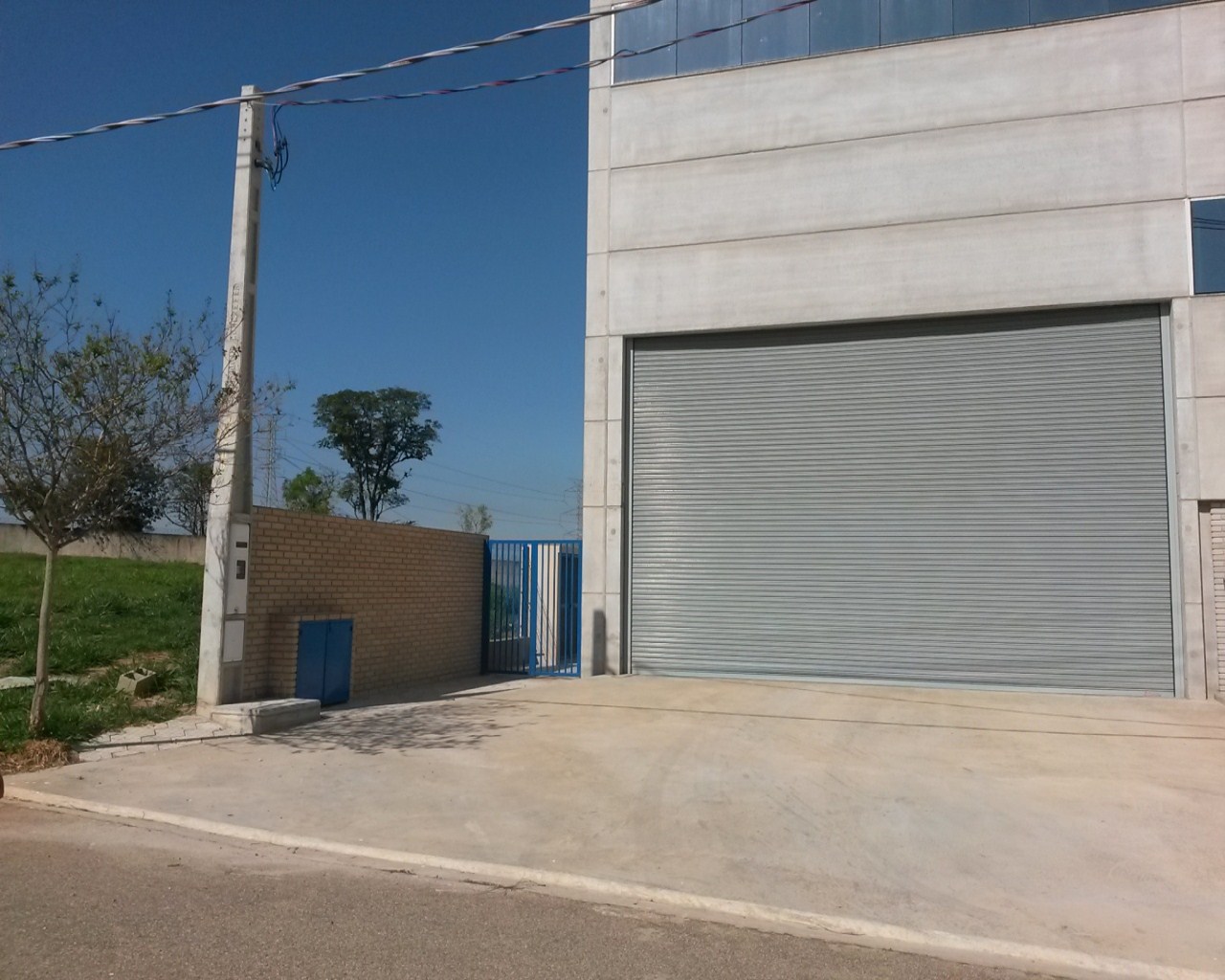 Depósito-Galpão-Armazém para alugar, 1600m² - Foto 2