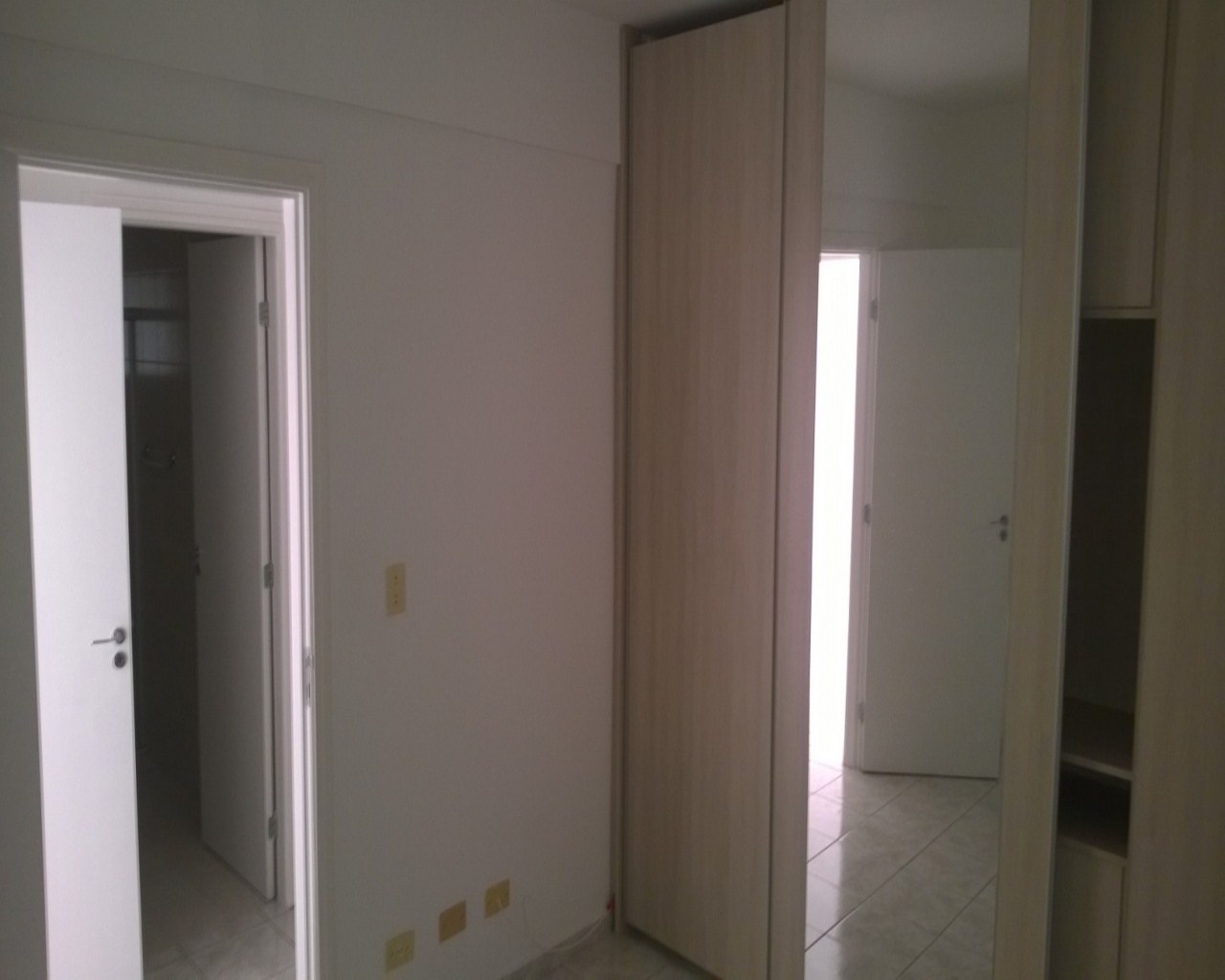 Apartamento à venda com 2 quartos, 75m² - Foto 9