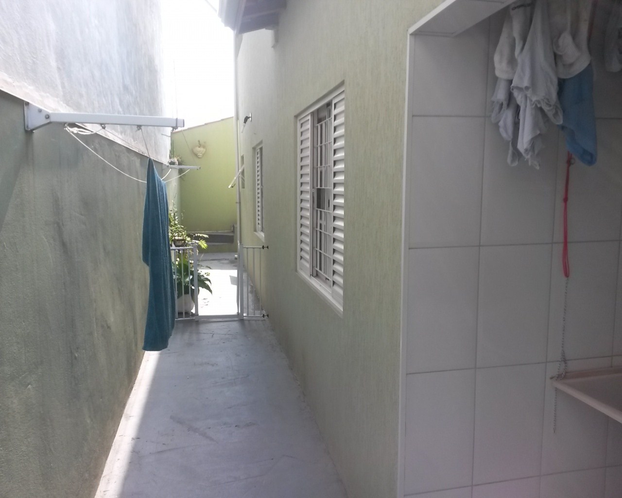 Casa à venda com 2 quartos, 130m² - Foto 2