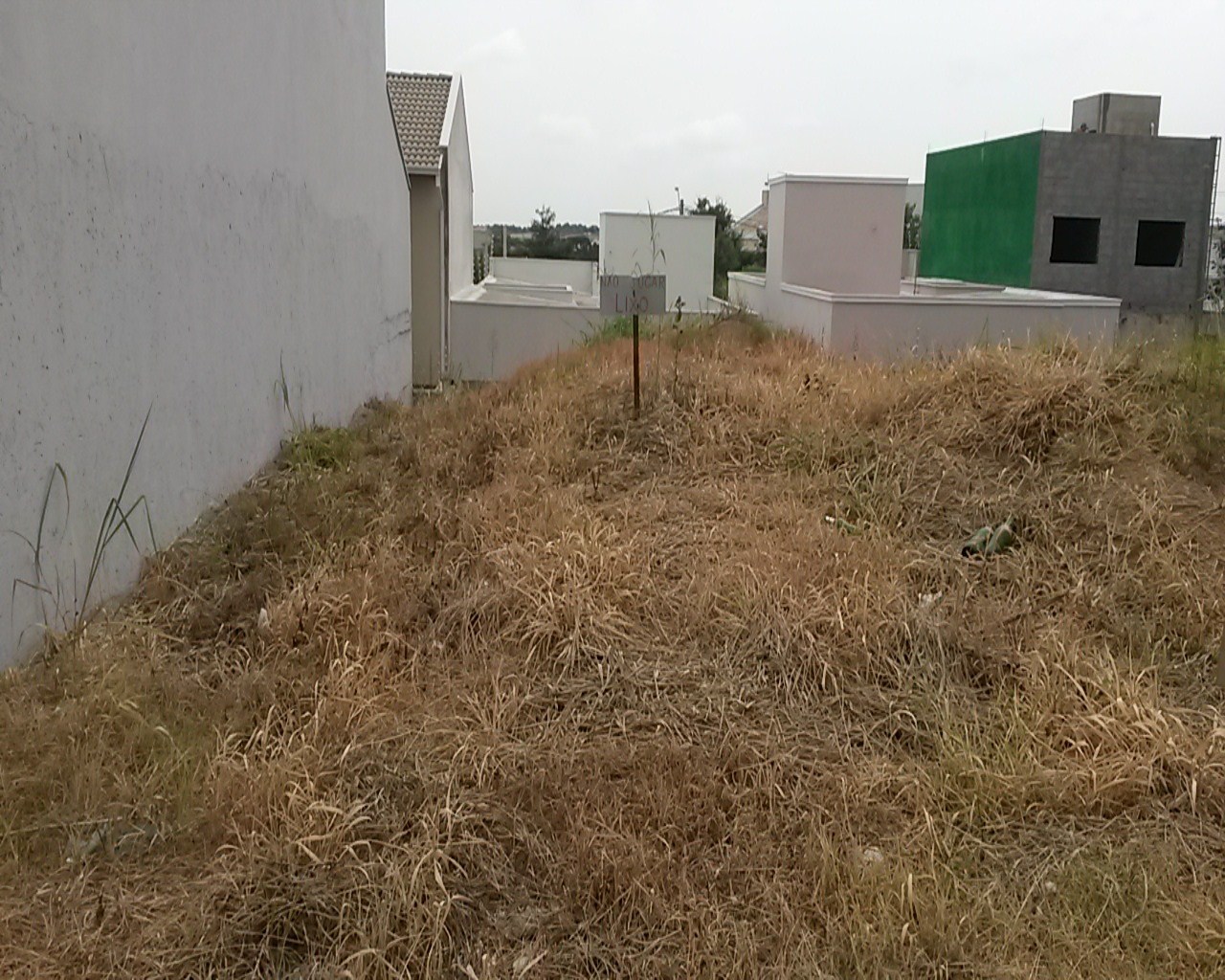 Terreno à venda, 200m² - Foto 1