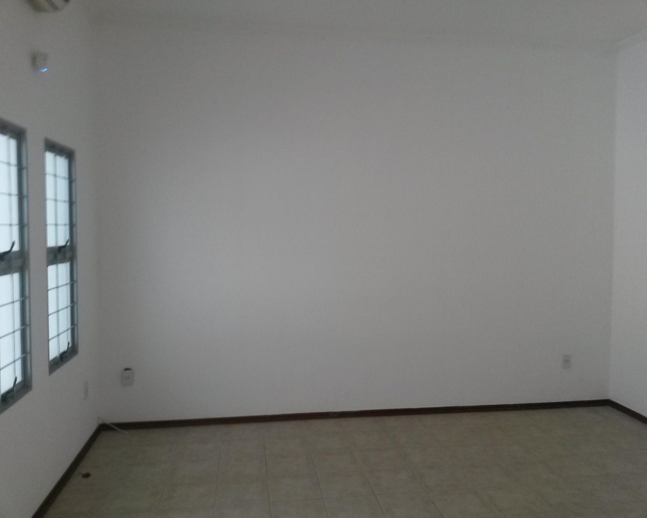 Casa à venda com 3 quartos, 120m² - Foto 2